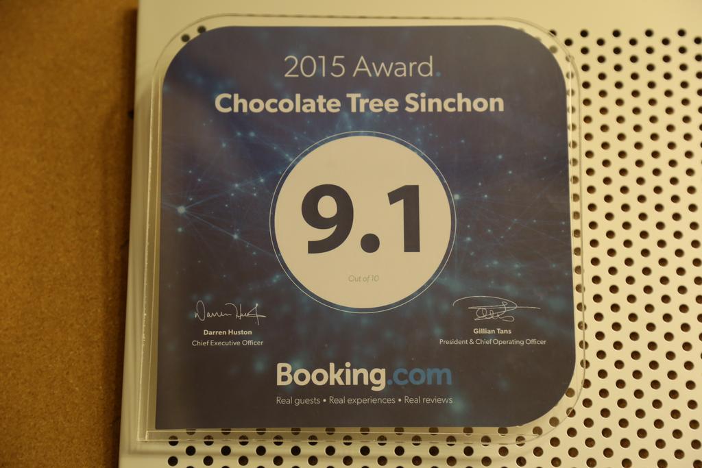 Chocolate Tree Sinchon Hotel Seoul Bagian luar foto